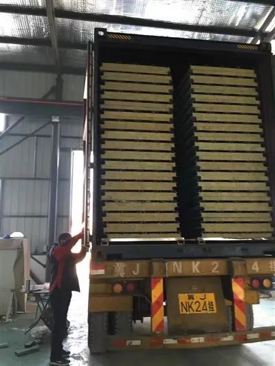 Panell sandvitxo de llana de roca Panell compost